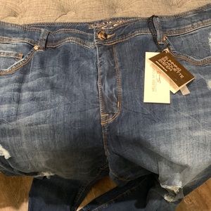 - Melissa McCarthy jeans size 22